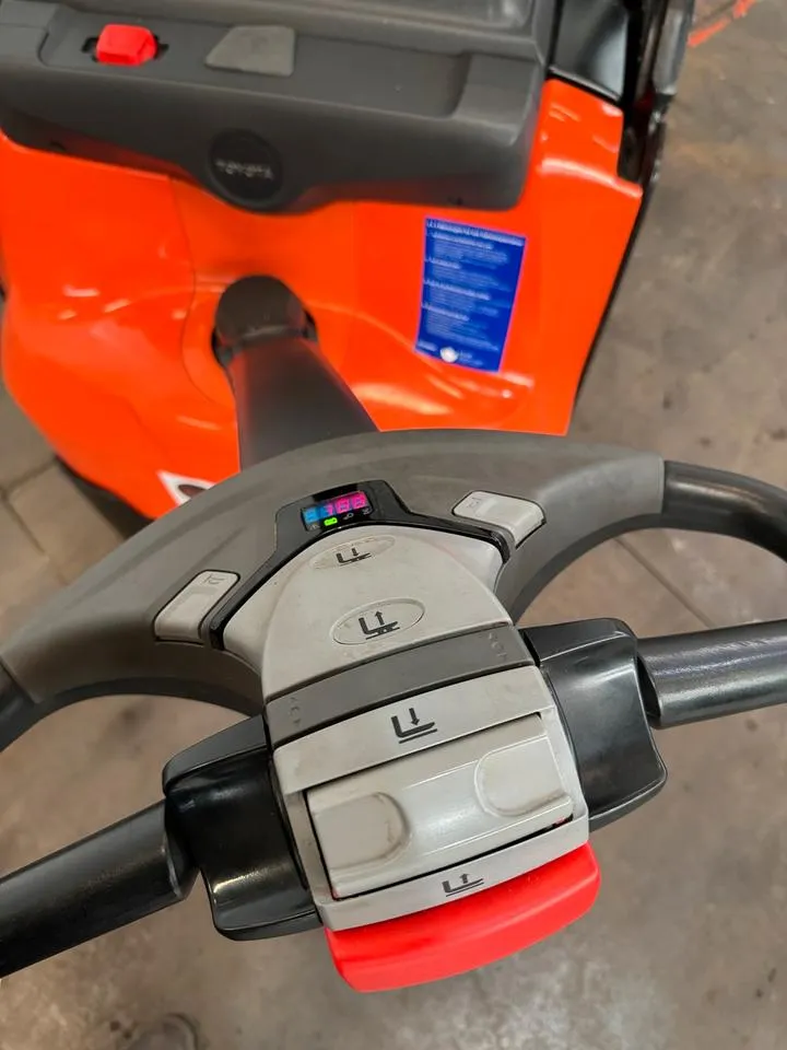Toyota SWE160L – Bild 13